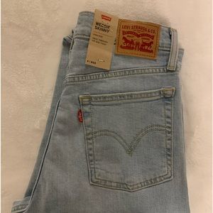 Levi’s Wedgie Skinny Jean High Rise Snug Through Hip & Thigh Button Fly